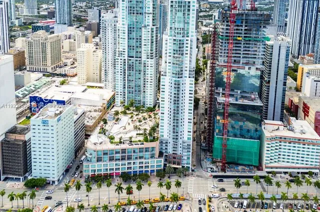 $4,200 | 253 Northeast 2nd Street, Unit 3309, Miami, FL 33132