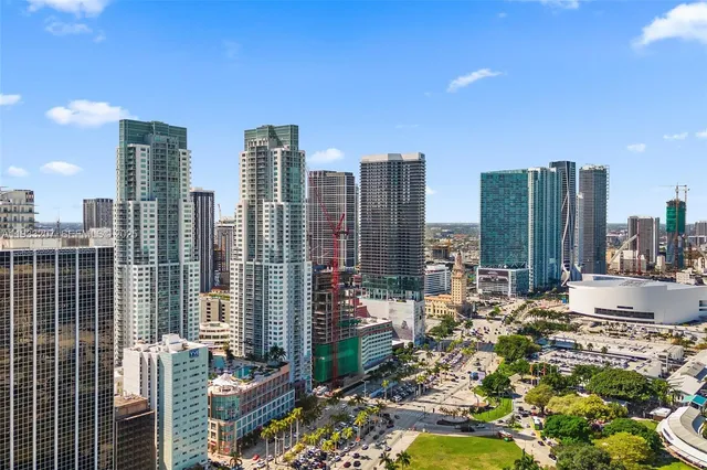 $4,200 | 253 Northeast 2nd Street, Unit 3309, Miami, FL 33132