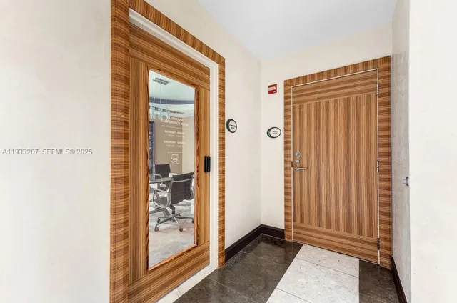 $4,200 | 253 Northeast 2nd Street, Unit 3309, Miami, FL 33132