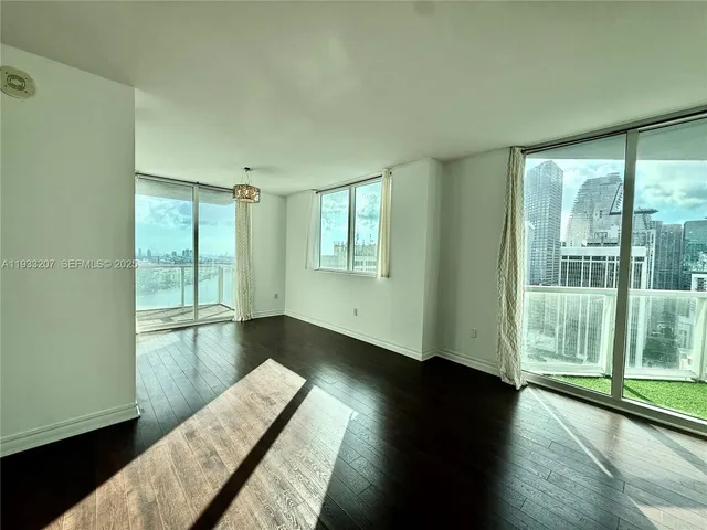 $4,200 | 253 Northeast 2nd Street, Unit 3309, Miami, FL 33132