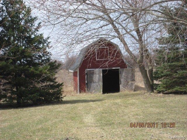 7102 Hinchey Road Pinckney, MI 48169 - Photo 3 of 14 Shed