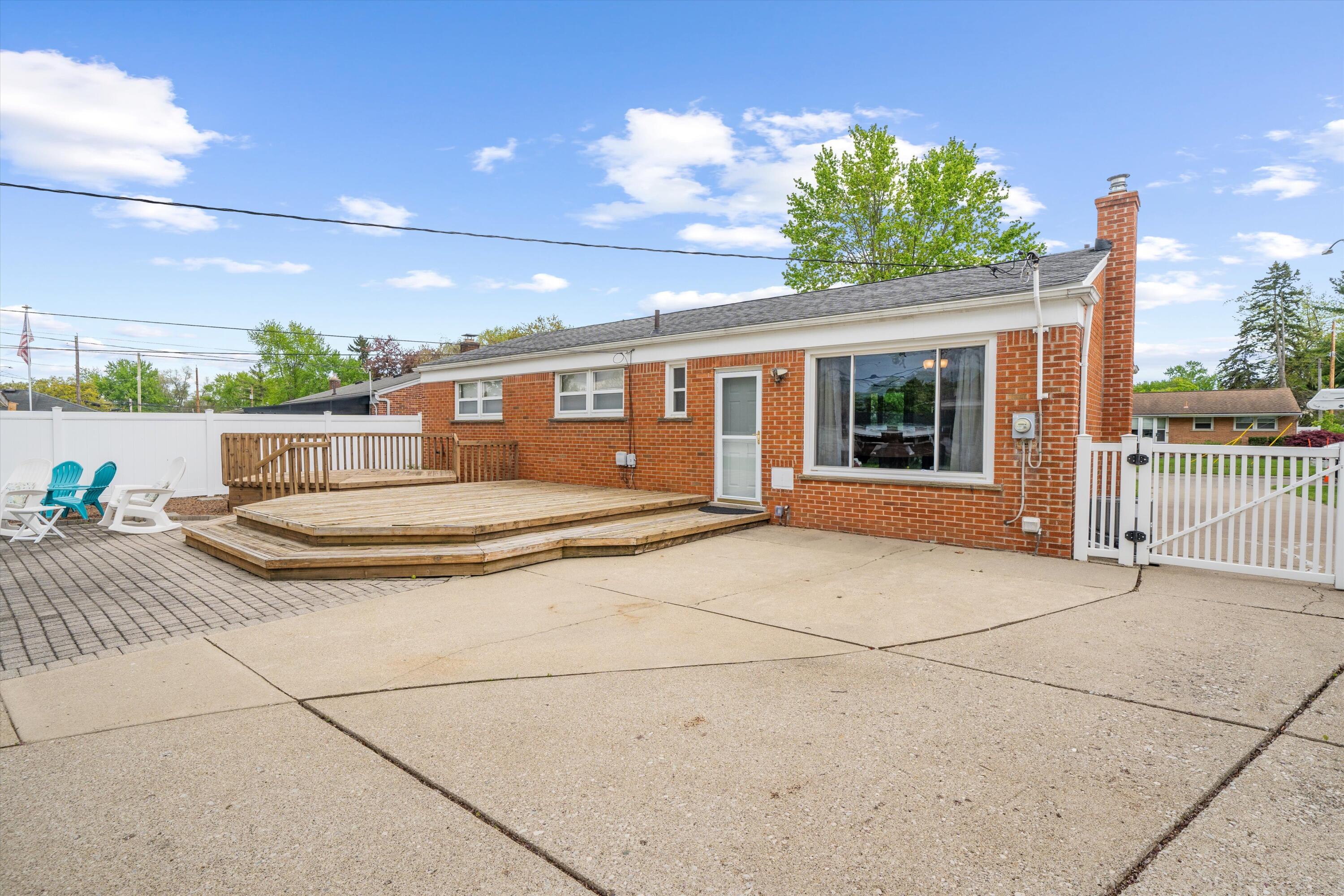 36753 Greenbush Road Wayne, MI 48184 - Photo 44 of 54 45-DSC09757