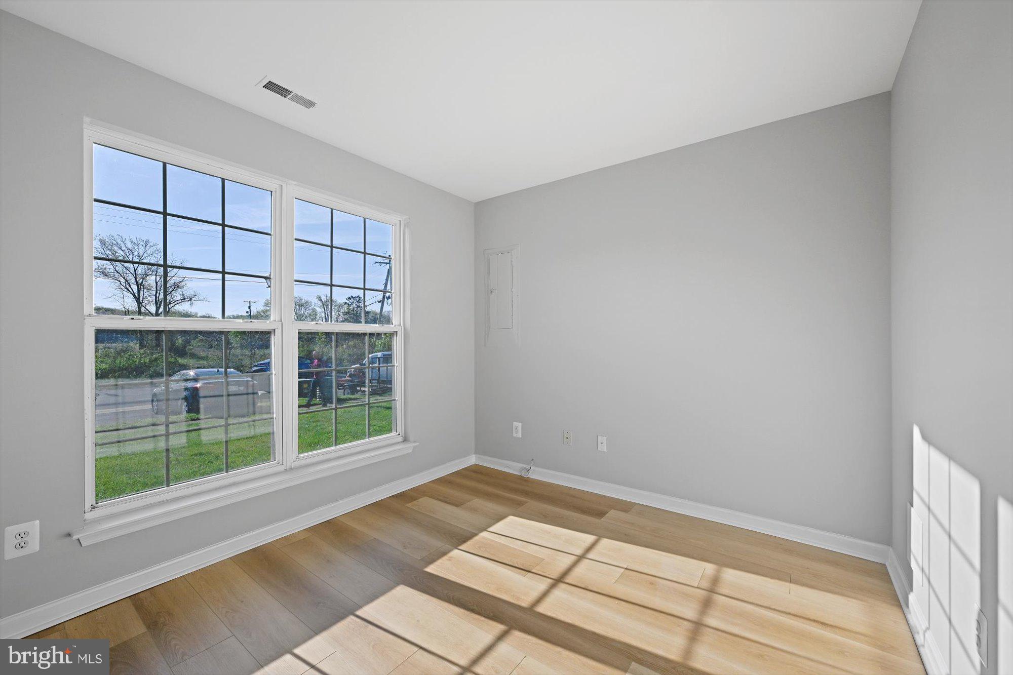 680 Luthardt Road Middle River, MD 21220 - Photo 4 of 22 Gallery Image 4
