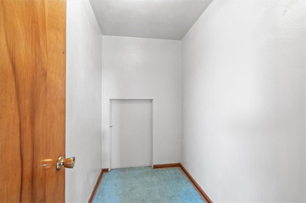 1105 15th Street McKees Rocks, PA 15136 - Photo 12 of 17 a view of a room
