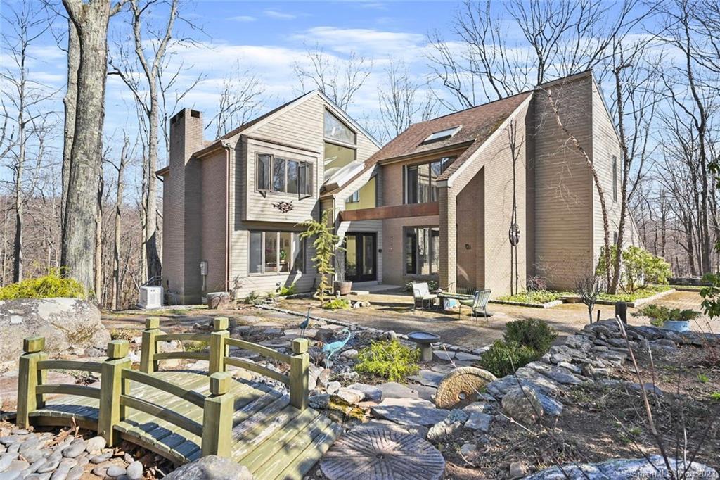 12 Comstock Court Ridgefield, CT 06877 - Photo 1 of 1 Gallery Image 1