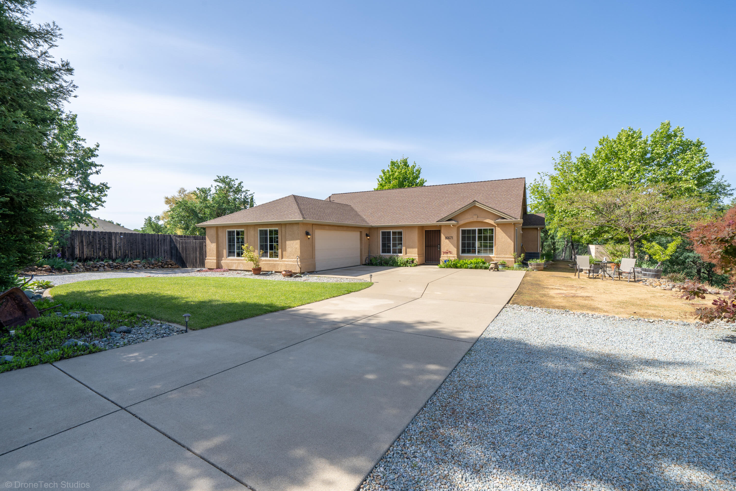 16671 Power Line Road Redding, CA 96001 - Photo 101 of 105 Front lawn
