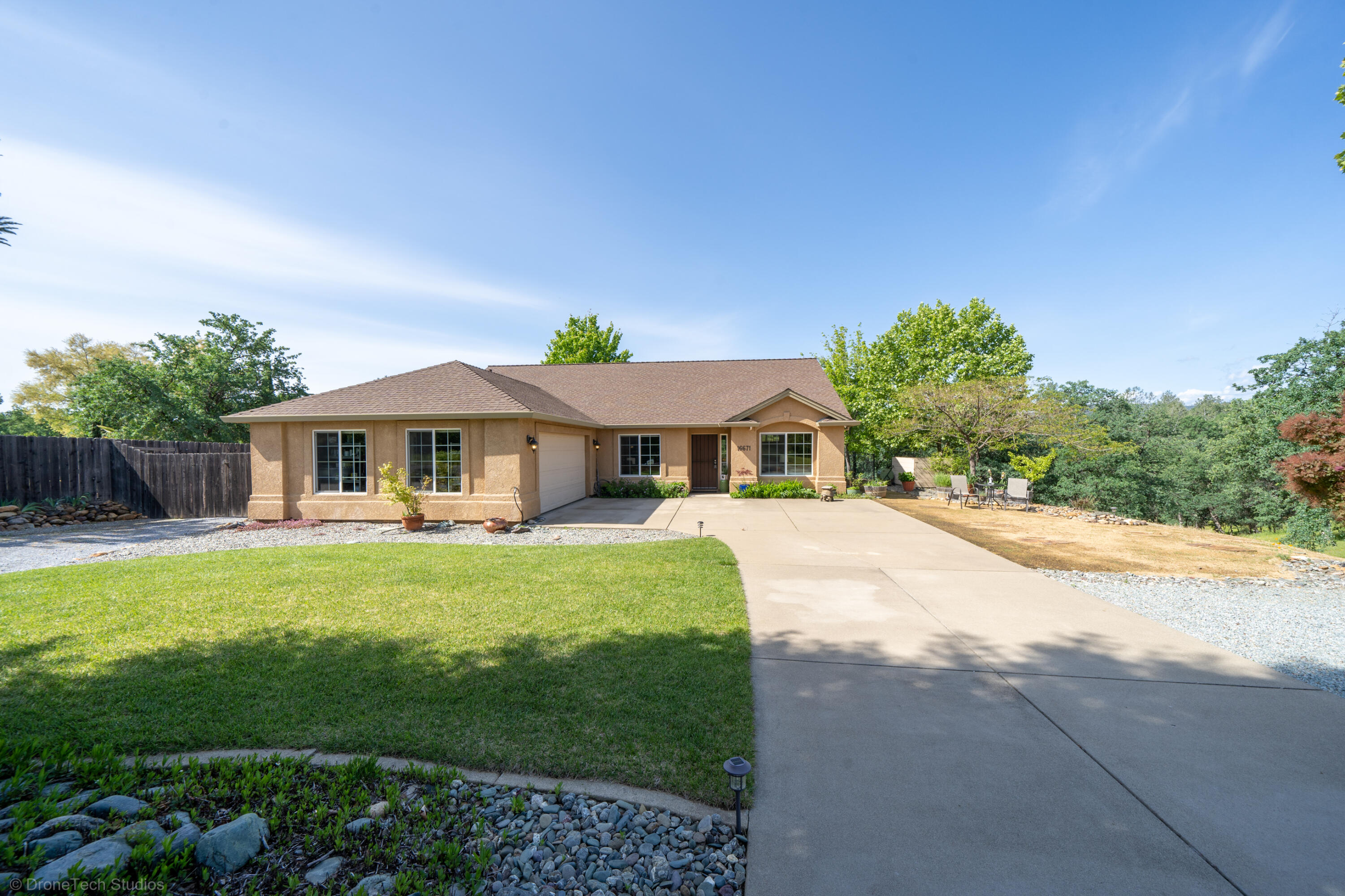 16671 Power Line Road Redding, CA 96001 - Photo 102 of 105 Side- entry garage