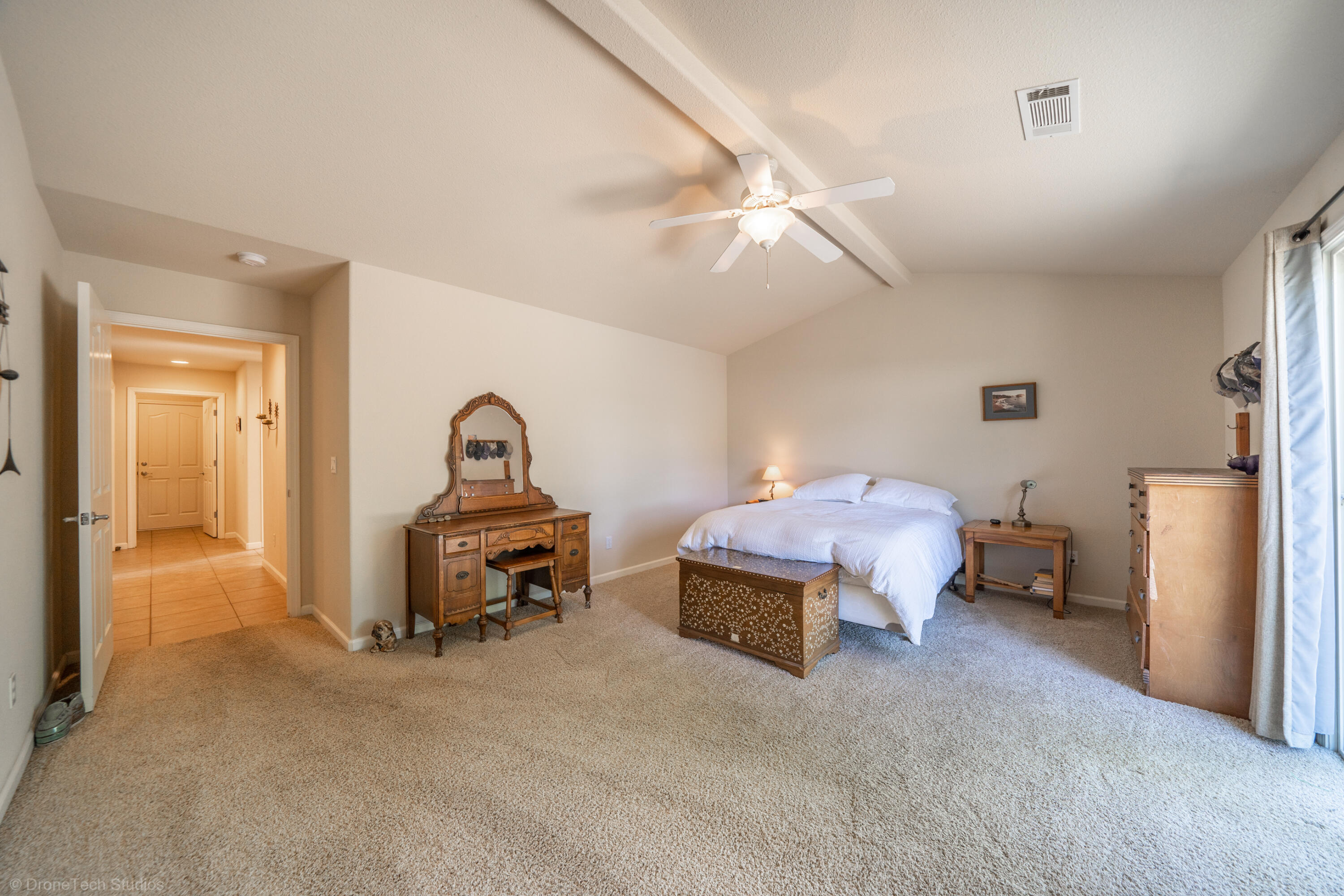 16671 Power Line Road Redding, CA 96001 - Photo 30 of 105 Cathedral ceiling in main bedroom