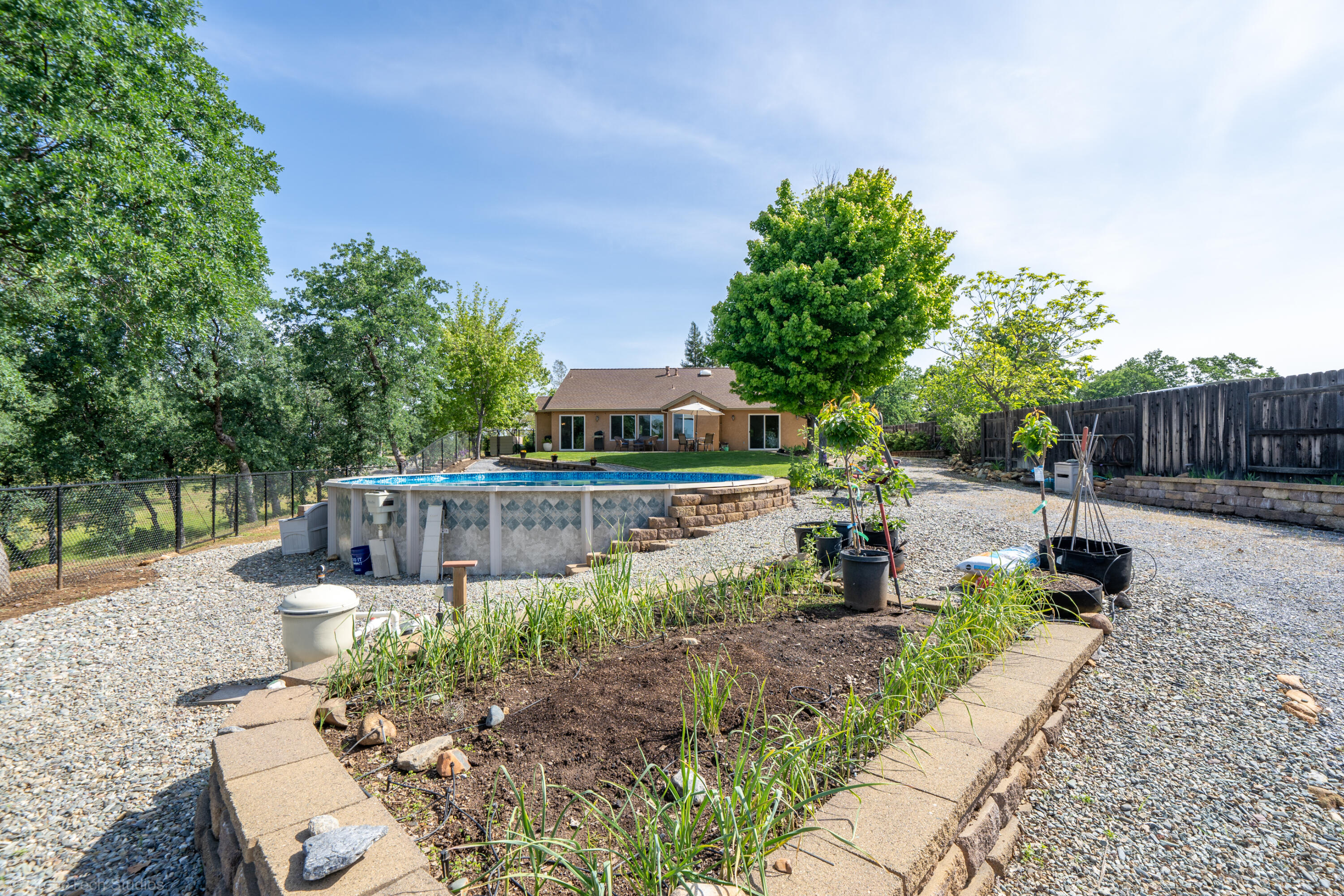 16671 Power Line Road Redding, CA 96001 - Photo 55 of 105 Garden spot