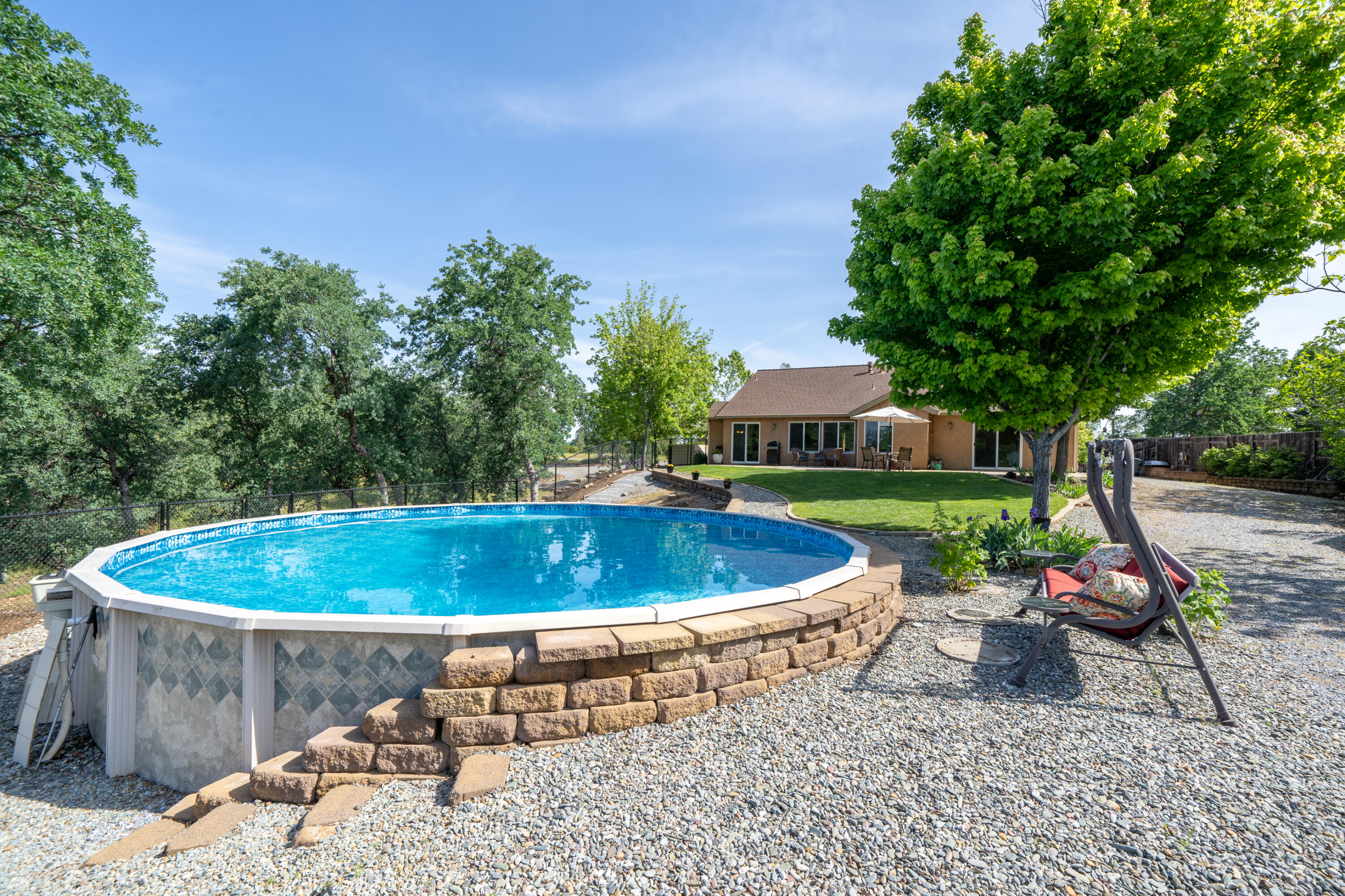 16671 Power Line Road Redding, CA 96001 - Photo 6 of 105 28'Diameter pool