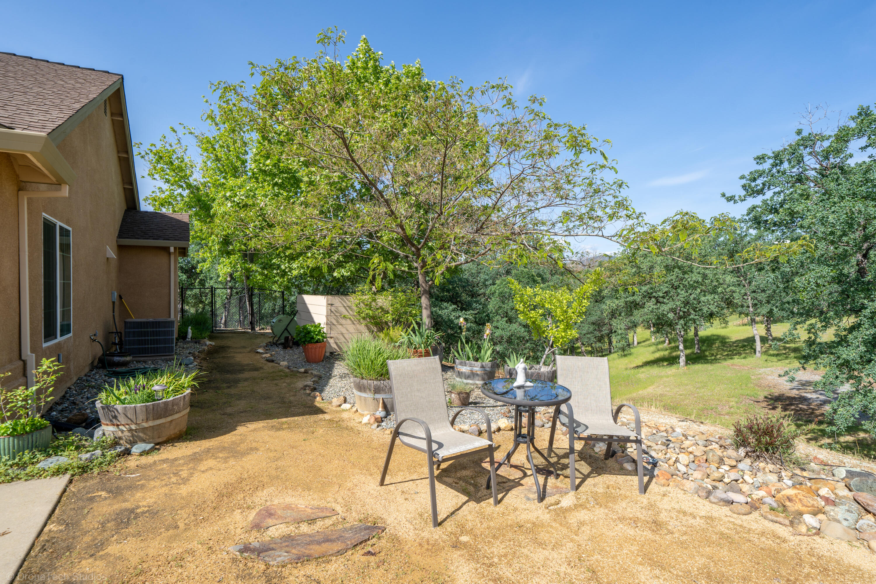 16671 Power Line Road Redding, CA 96001 - Photo 67 of 105 Sunrise patio