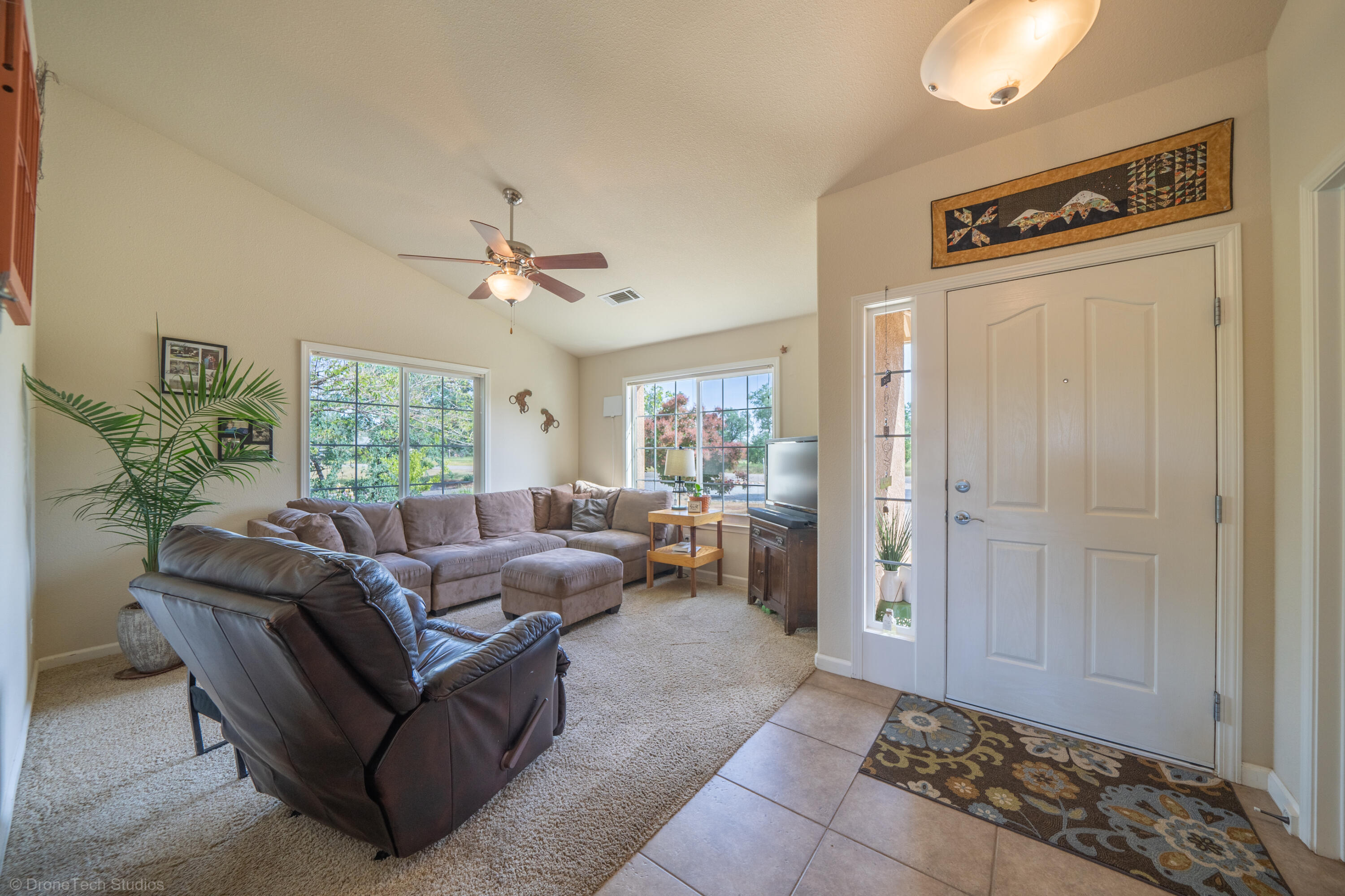 16671 Power Line Road Redding, CA 96001 - Photo 7 of 105 Tile entry