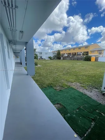 $1,875 | 1255 West 49th Place, Unit E102, Hialeah, FL 33012