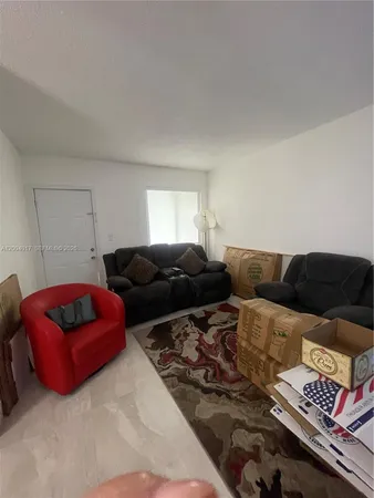 $1,875 | 1255 West 49th Place, Unit E102, Hialeah, FL 33012