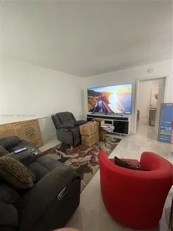 $1,875 | 1255 West 49th Place, Unit E102, Hialeah, FL 33012
