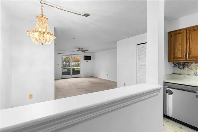 $2,400 | 610 South Franklin Street, Unit C101, Holbrook, MA 02343