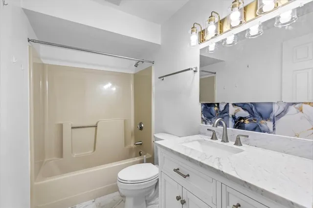 $2,400 | 610 South Franklin Street, Unit C101, Holbrook, MA 02343