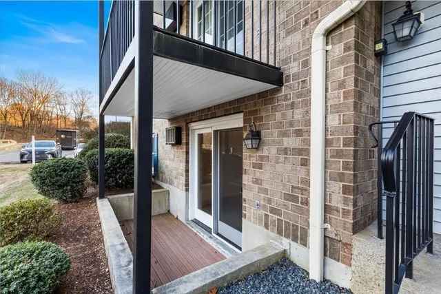 $2,400 | 610 South Franklin Street, Unit C101, Holbrook, MA 02343