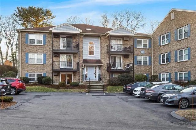 $2,400 | 610 South Franklin Street, Unit C101, Holbrook, MA 02343
