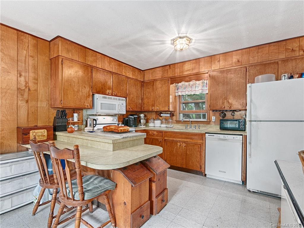 1202 Chambers Mountain Road Clyde, NC 28721 - Photo 5 of 12