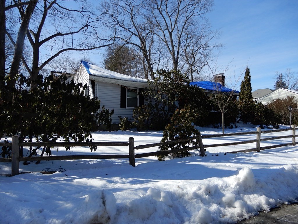68 Hodge Road Arlington, MA 02474 - Photo 2 of 23 Gallery Image 2