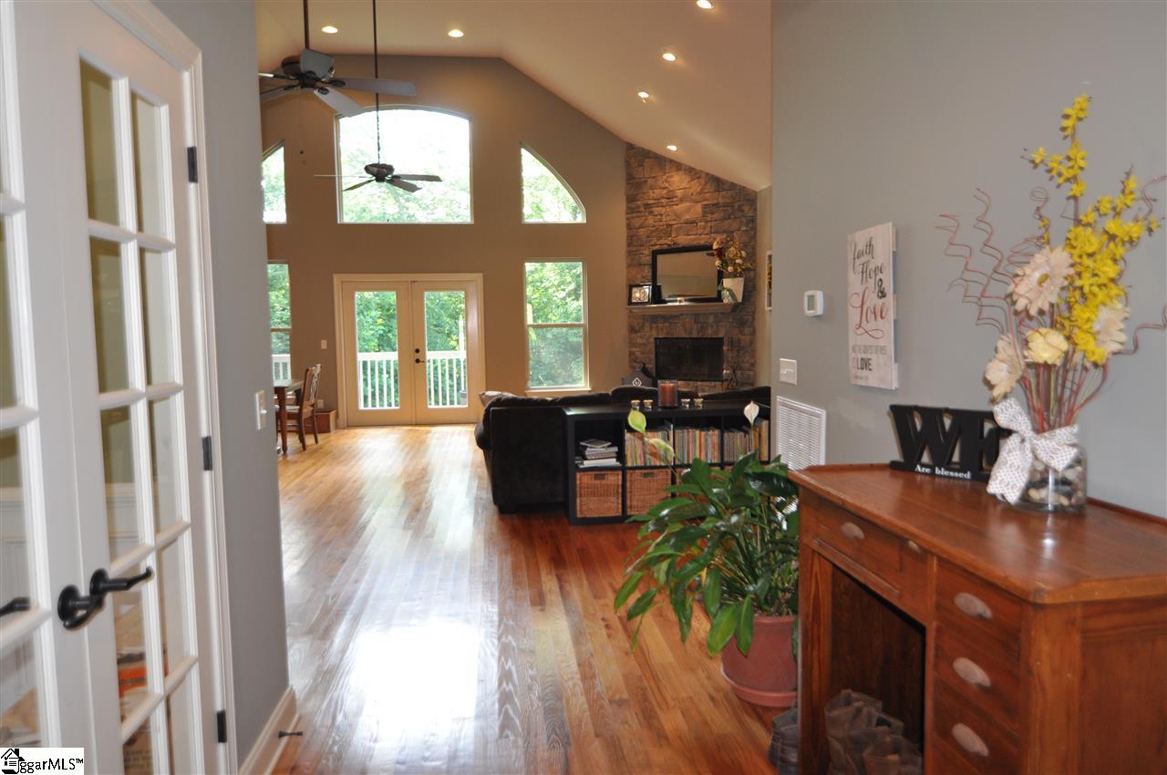 205 Quercus Run Fountain Inn, SC 29644 - Photo 2 of 33