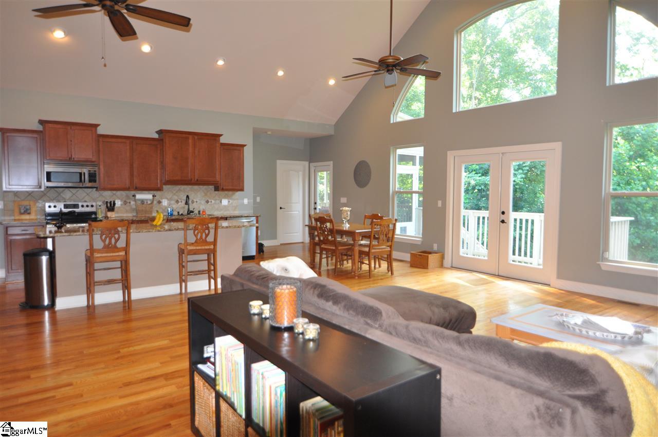 205 Quercus Run Fountain Inn, SC 29644 - Photo 3 of 33