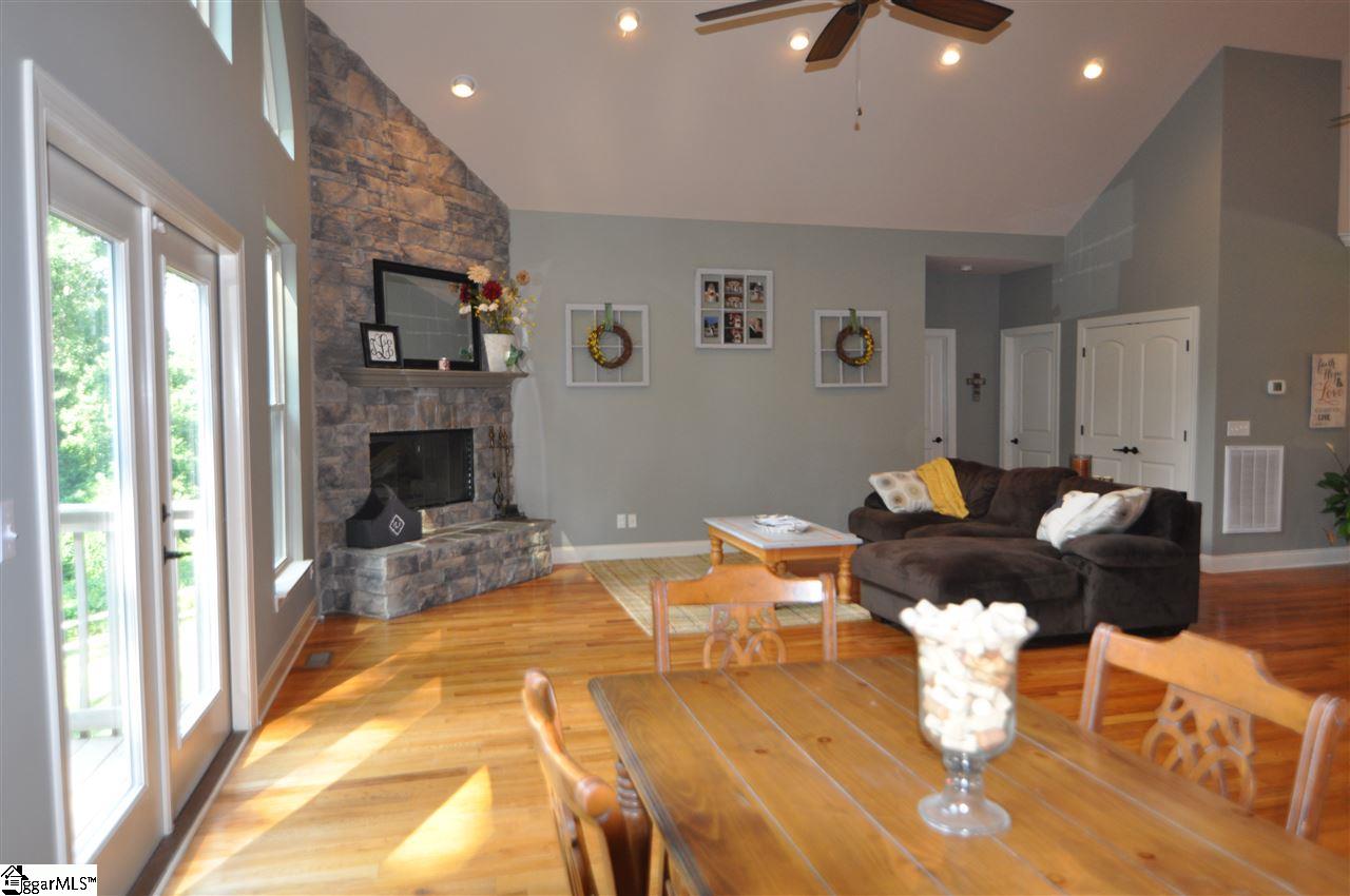 205 Quercus Run Fountain Inn, SC 29644 - Photo 6 of 33