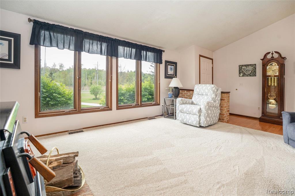 2725 Cooley Lake Road Highland, MI 48356 - Photo 15 of 63