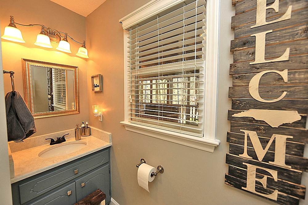 7210 Kemp Road Raleigh, NC 27613 - Photo 8 of 20 Bathroom