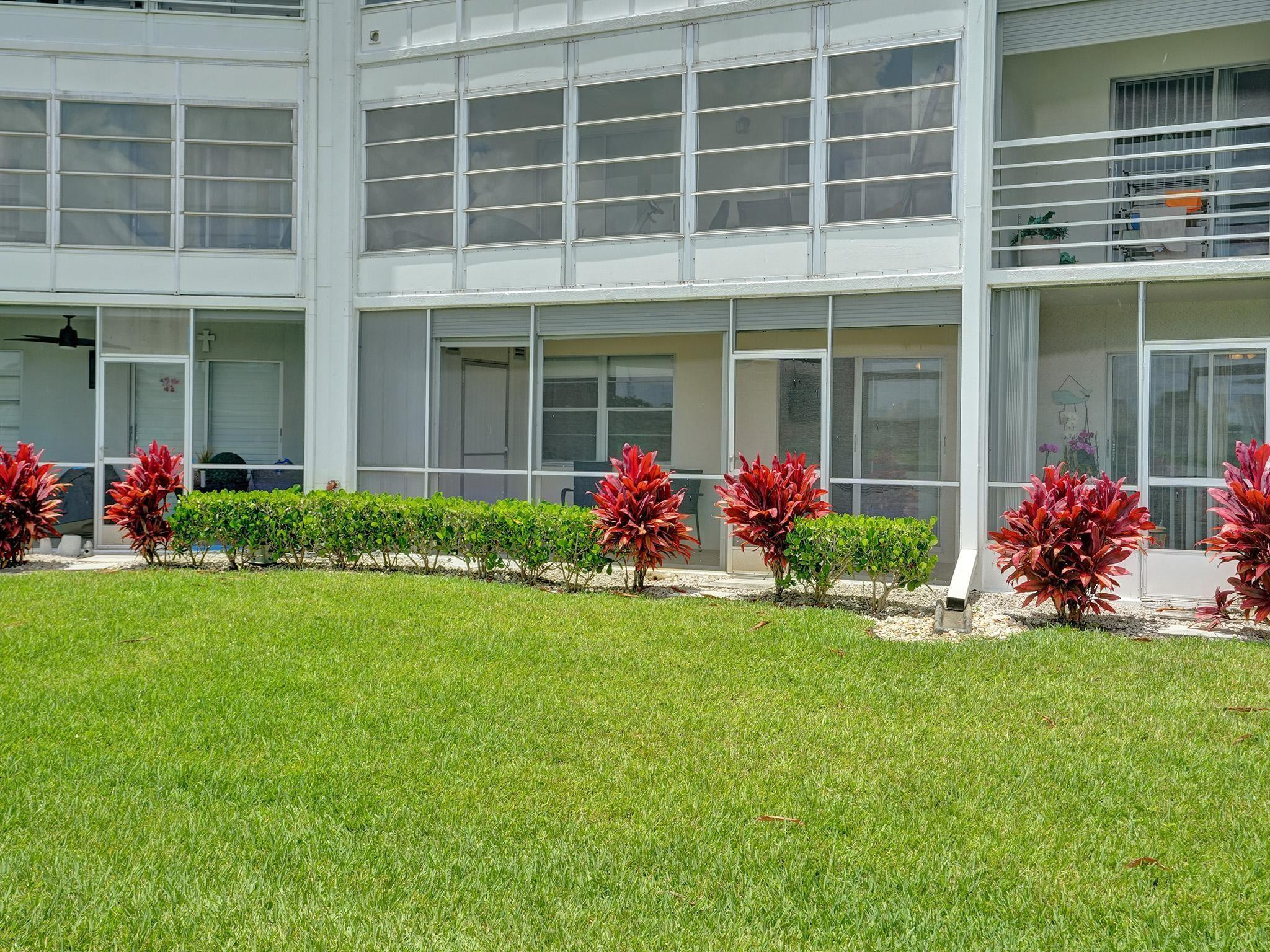 1031 Exeter, Unit 1031 Boca Raton, FL 33434 - Photo 20 of 24 Back View