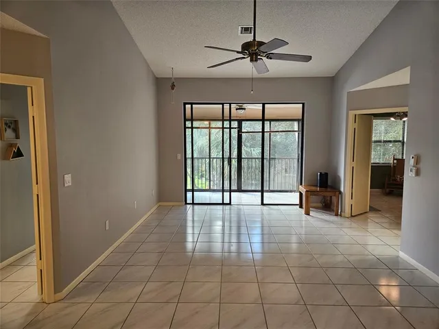 a view of an entryway with a livingroom