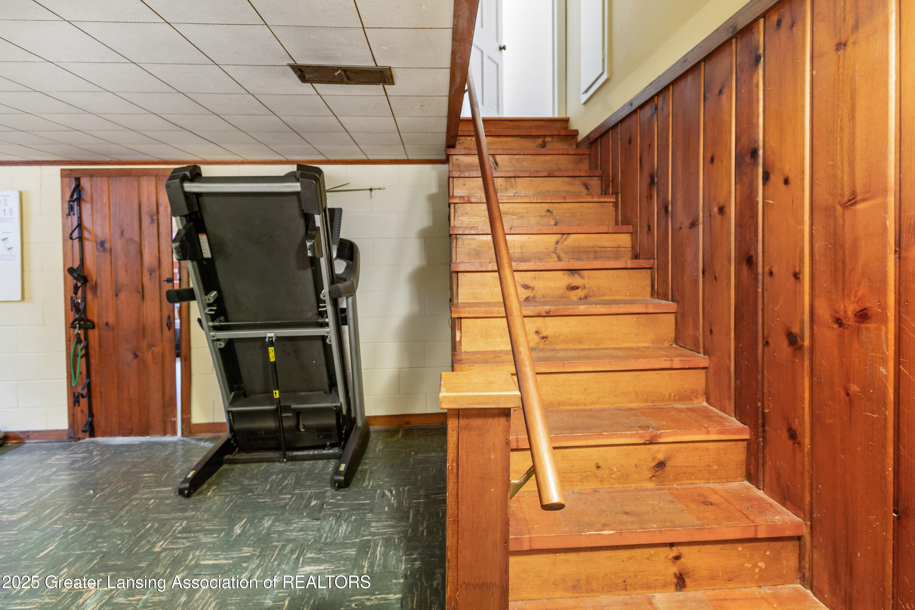1432 Harvard Road East Lansing, MI 48823 - Photo 28 of 49 HARVARD-28