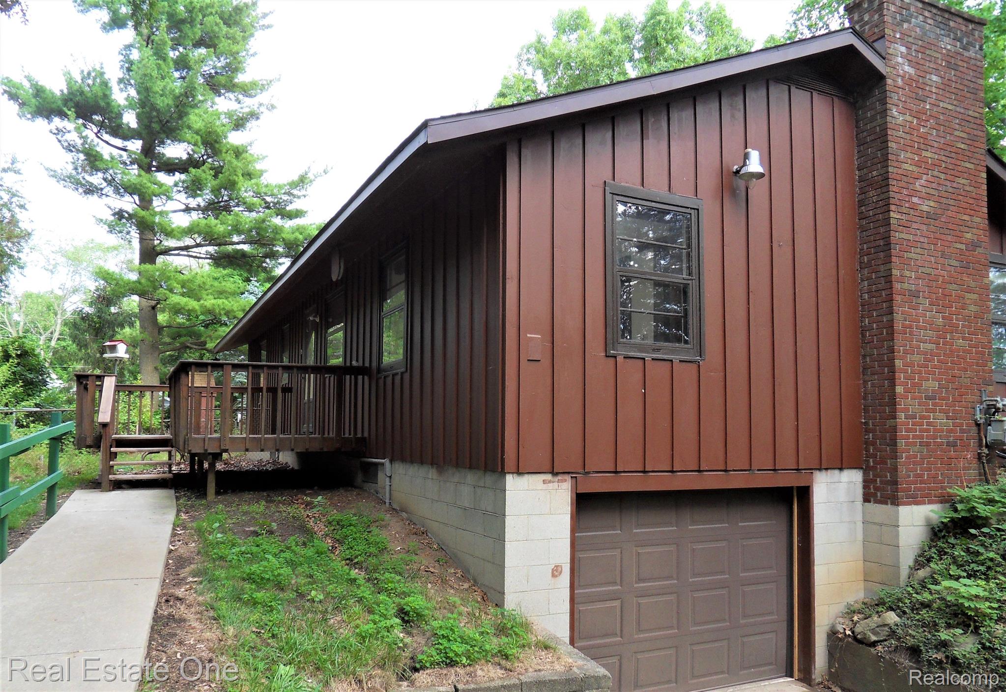 2154 West Commerce Road Milford, MI 48380 - Photo 4 of 31 Gallery Image 4
