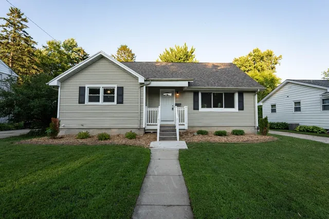 $389,000 | 1153 North 11th Avenue, West Bend, WI 53090