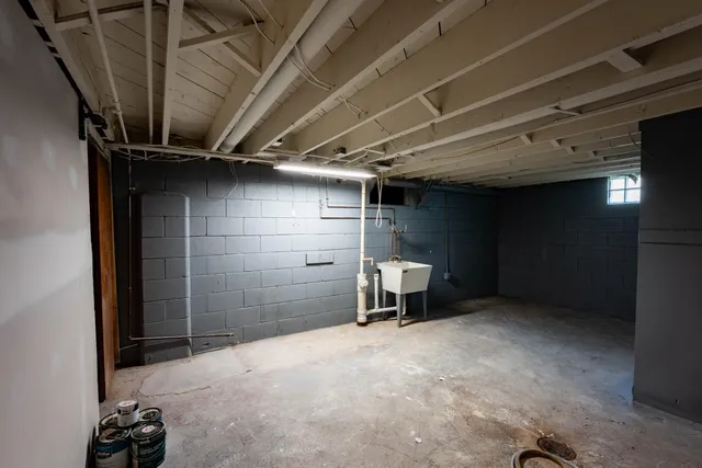 $389,000 | 1153 North 11th Avenue, West Bend, WI 53090