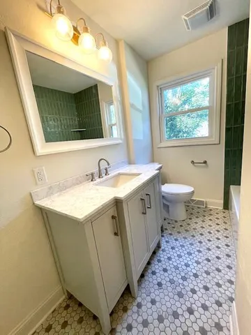 $389,000 | 1153 North 11th Avenue, West Bend, WI 53090