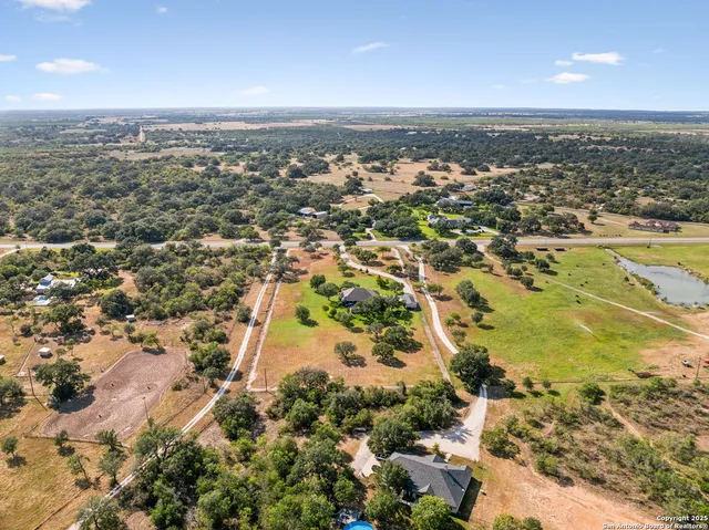 $1,300,000 | 1994 Farm To Market Road 3006, Pleasanton, TX 78064