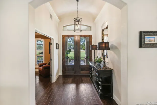 $1,300,000 | 1994 Farm To Market Road 3006, Pleasanton, TX 78064