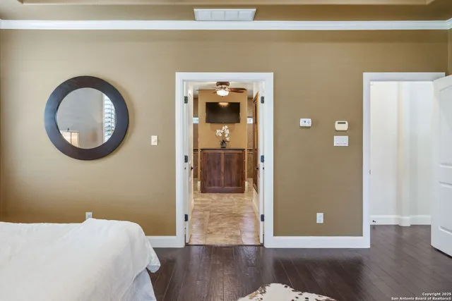 $1,300,000 | 1994 Farm To Market Road 3006, Pleasanton, TX 78064