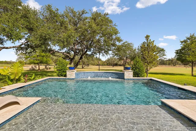 $1,300,000 | 1994 Farm To Market Road 3006, Pleasanton, TX 78064