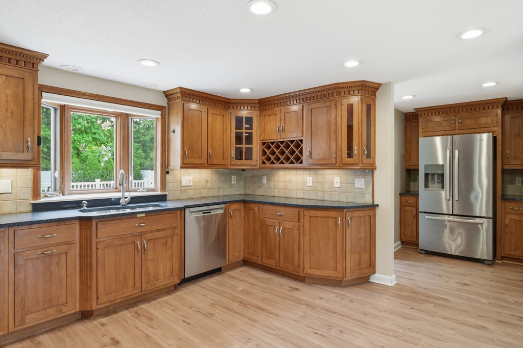 107 Viscount Road Longmeadow, MA 01106 - Photo 9 of 42 Gallery Image 9