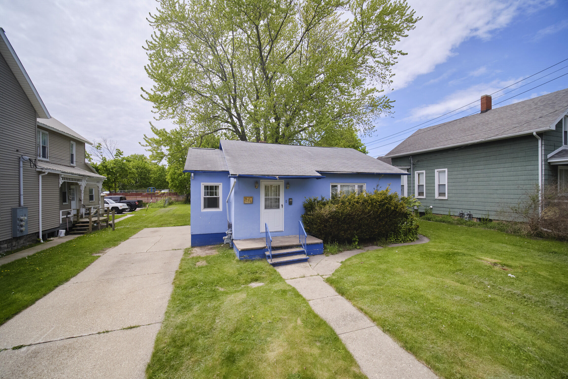 116 Sibben Street Manistee, MI 49660 - Photo 1 of 26 116_Sibben_St-25