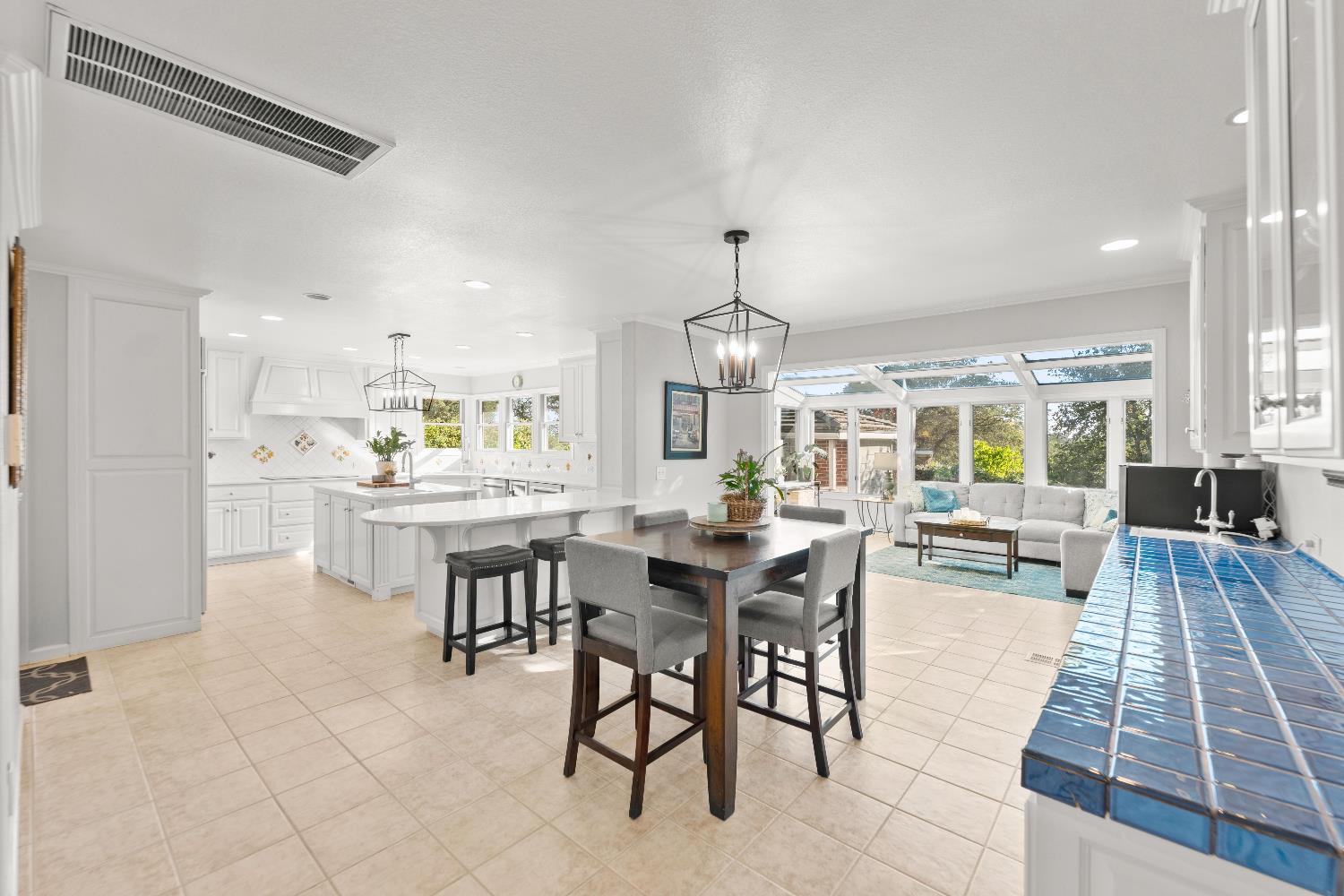 4255 Greenvale Road Fair Oaks, CA 95628 - Photo 16 of 98