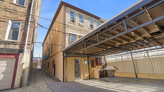 $1,330,000 | 1335 Commonwealth Avenue | Bronx River