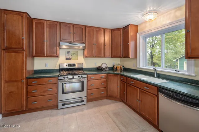 $750,000 | 6550 Hill Street, Stockport, NY 12534