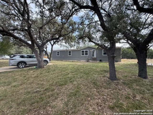 $230,000 | 450 Mills Lane, Pipe Creek, TX 78063