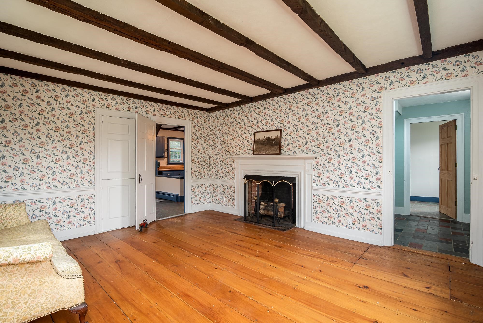 284 Dover Point Road Dover, NH 03820 - Photo 6 of 40