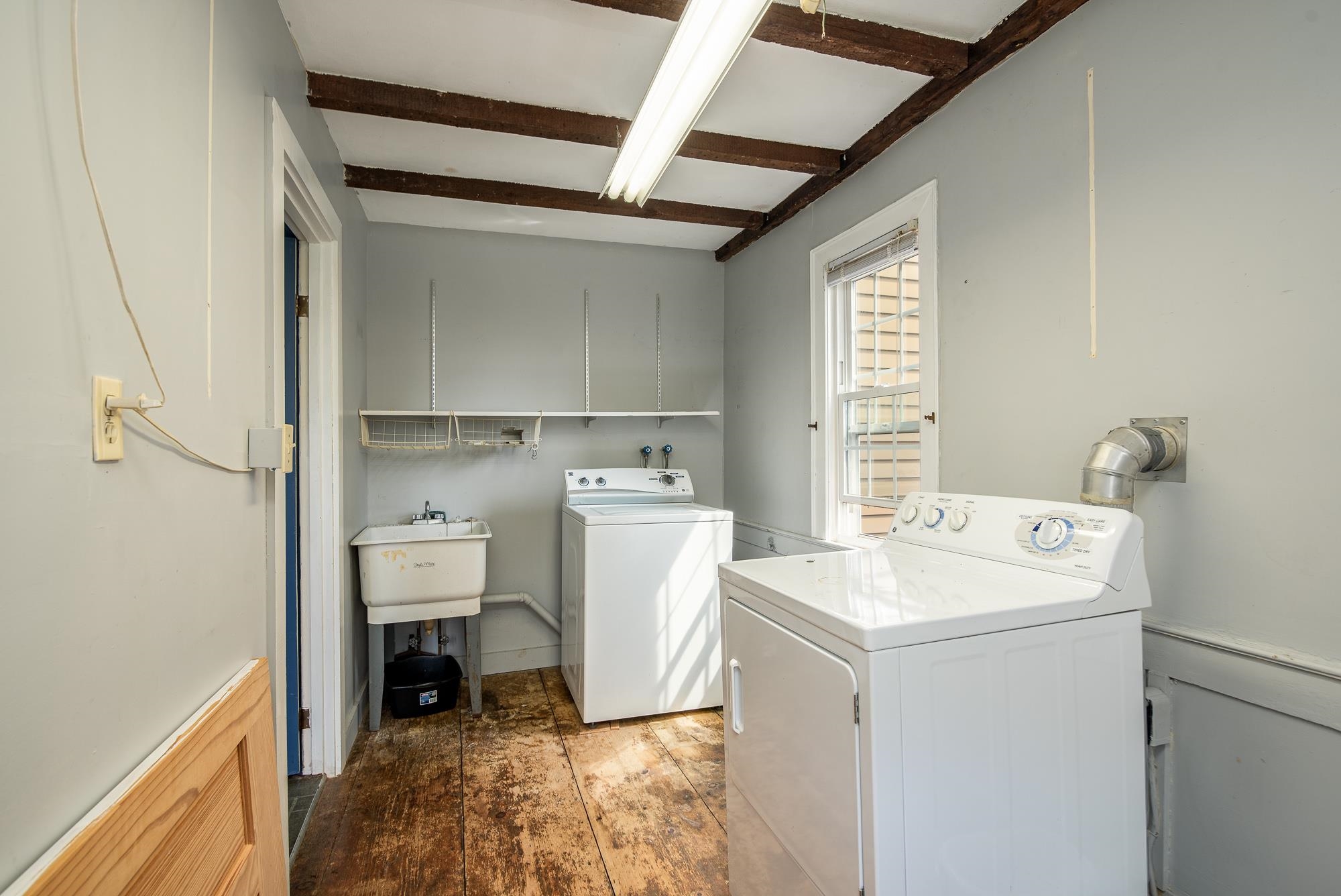 284 Dover Point Road Dover, NH 03820 - Photo 9 of 40