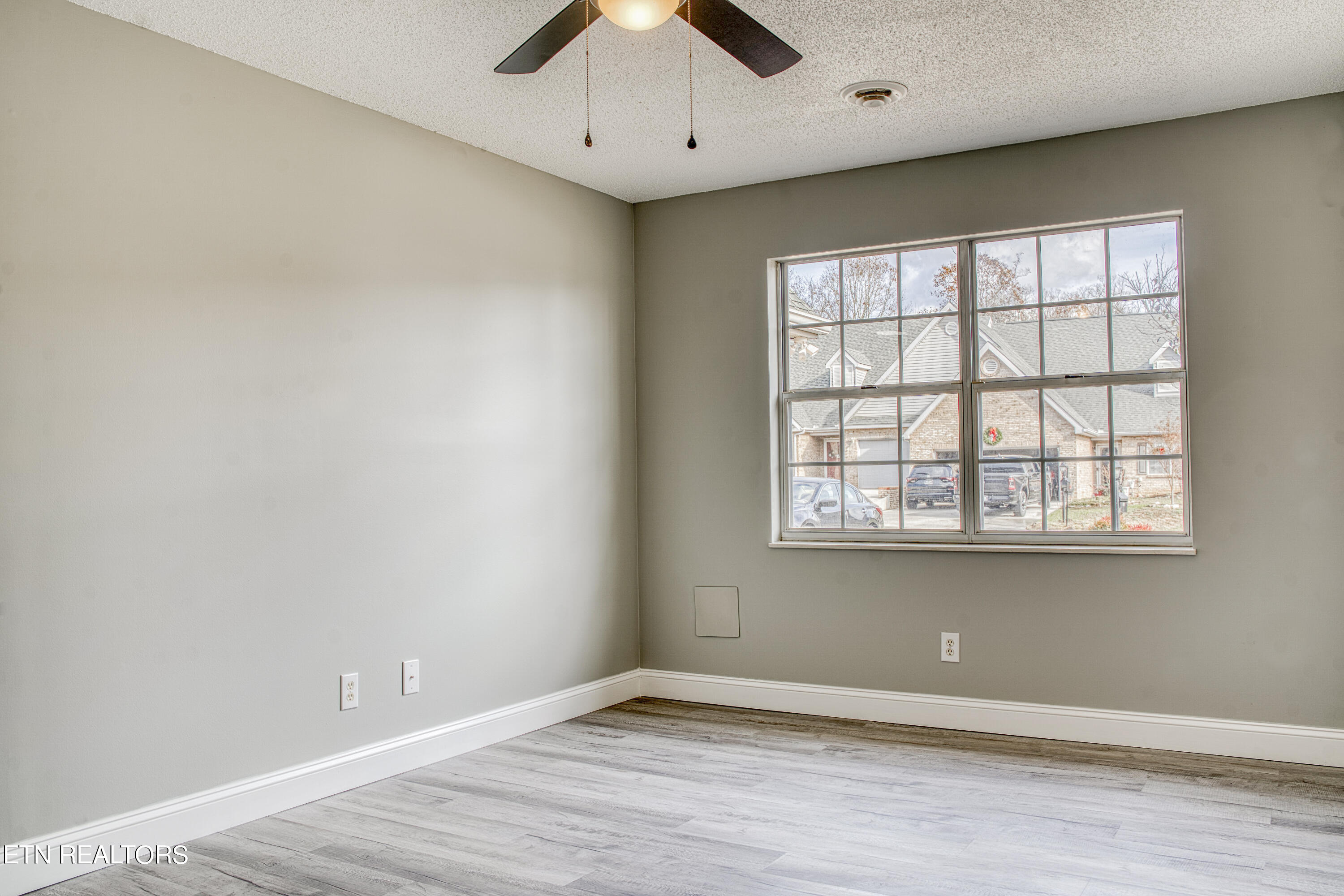 3527 Laurel View Road Knoxville, TN 37917 - Photo 2 of 23 Front Bedroom 2